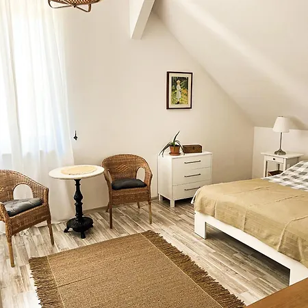 Bialy Dom Guest house Katy Rybackie